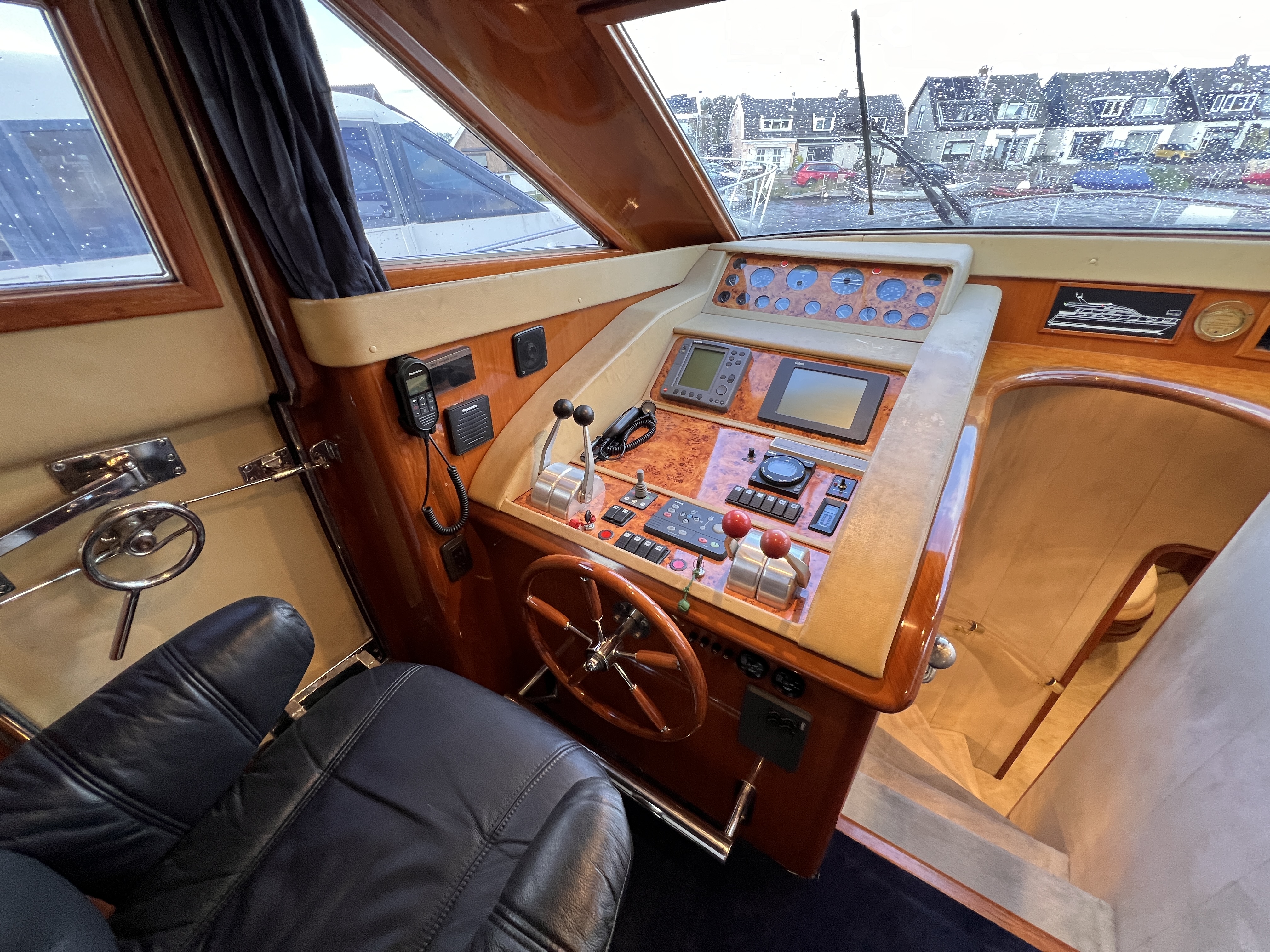 foto: 10 Monte Fino 64 ( varend woonschip )