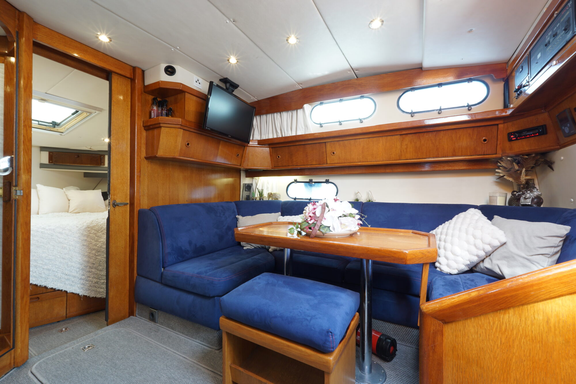 foto: 10 Sealine Sealine 328 Sport Bridge