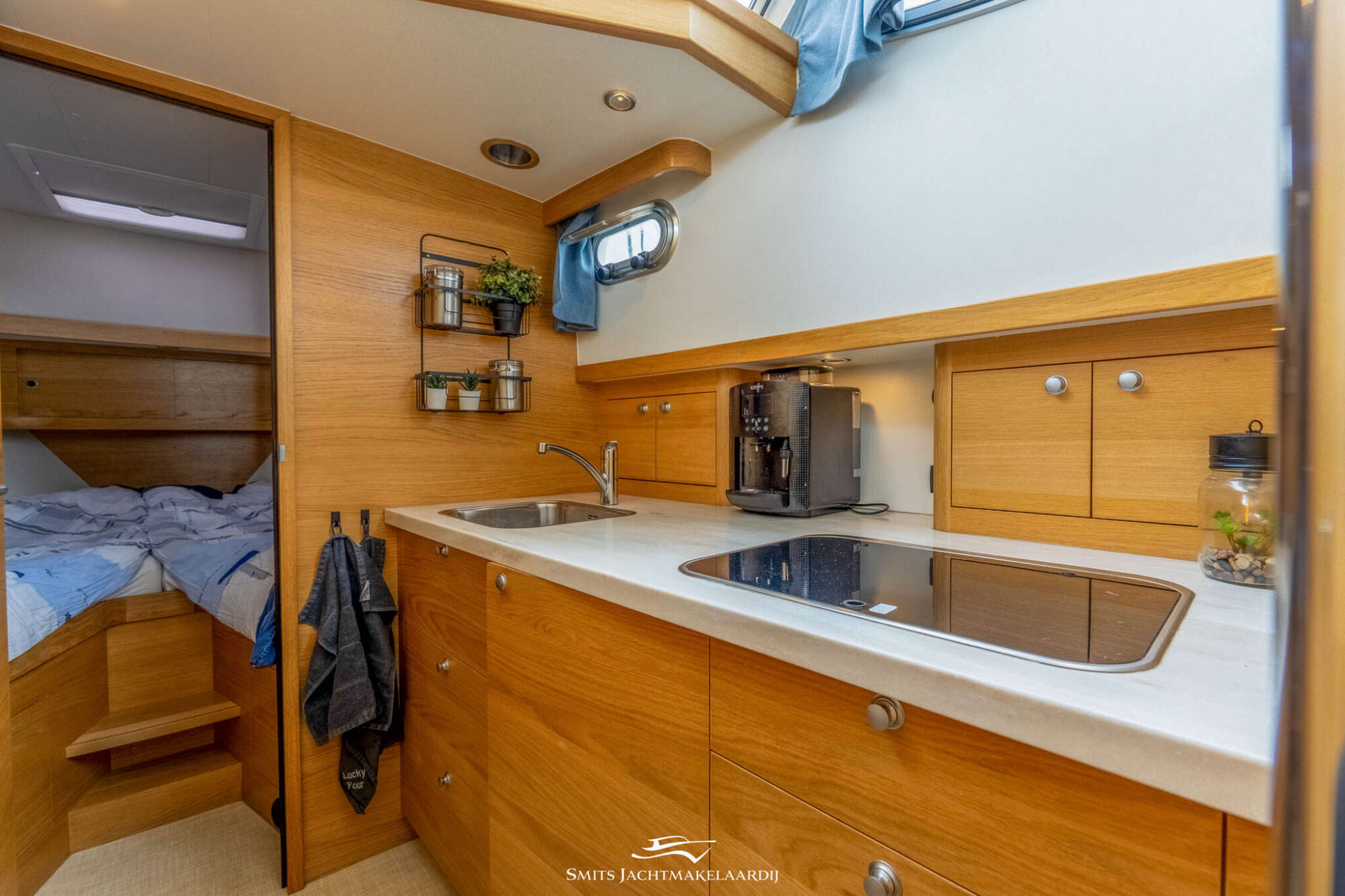 foto: 8 Vedette Vedette 33 Salon Comfort Line