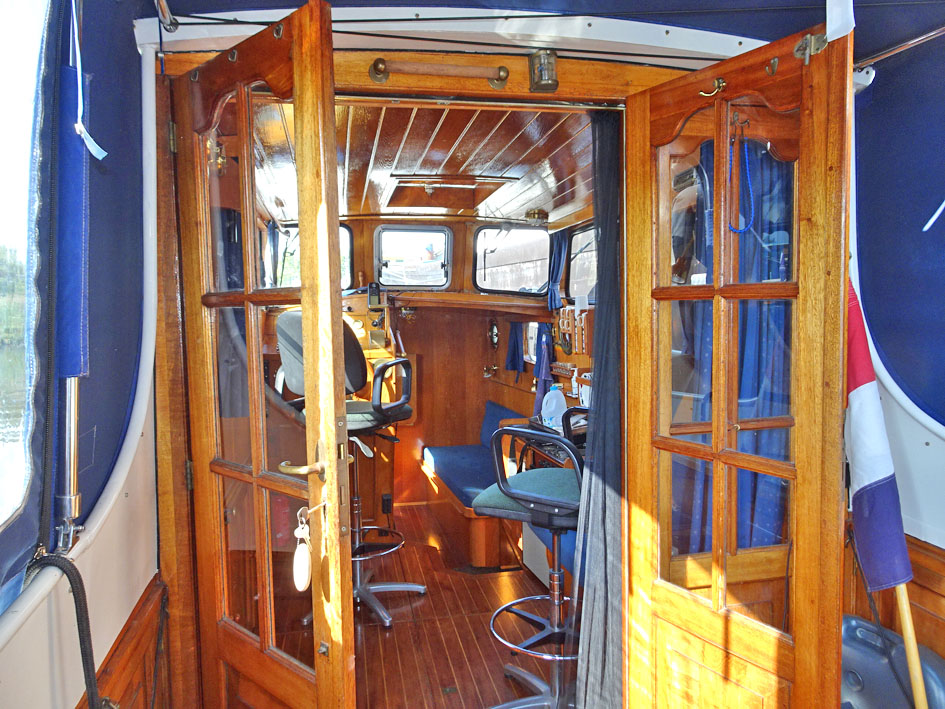 foto: 8 ex Politieboot RP37