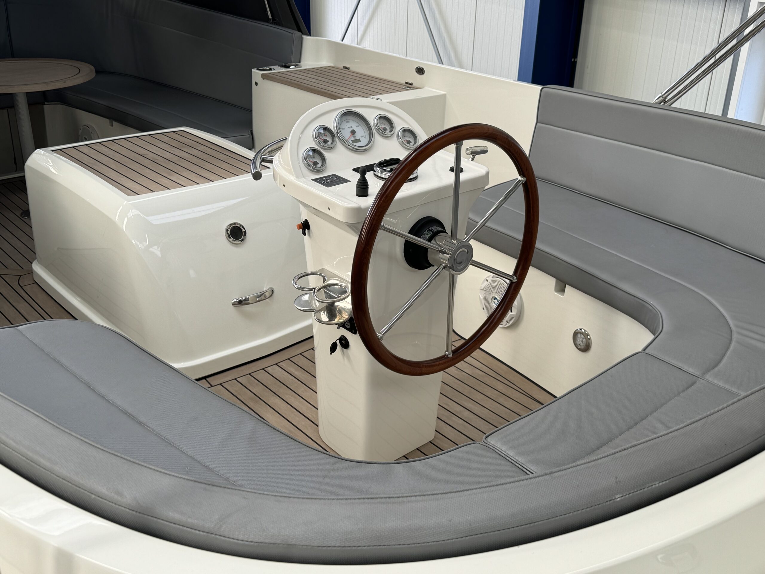 foto: 20 Motorboat 800