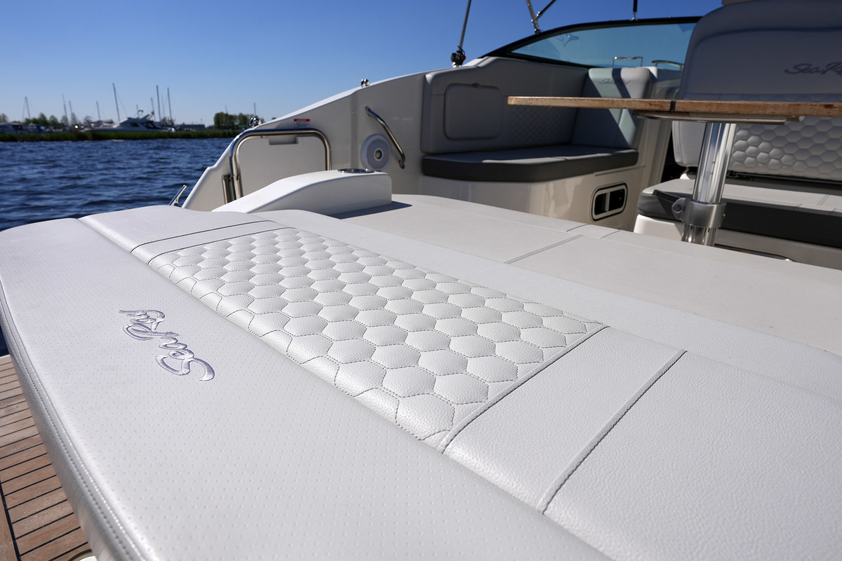 foto: 24 Sea Ray Sundancer 265