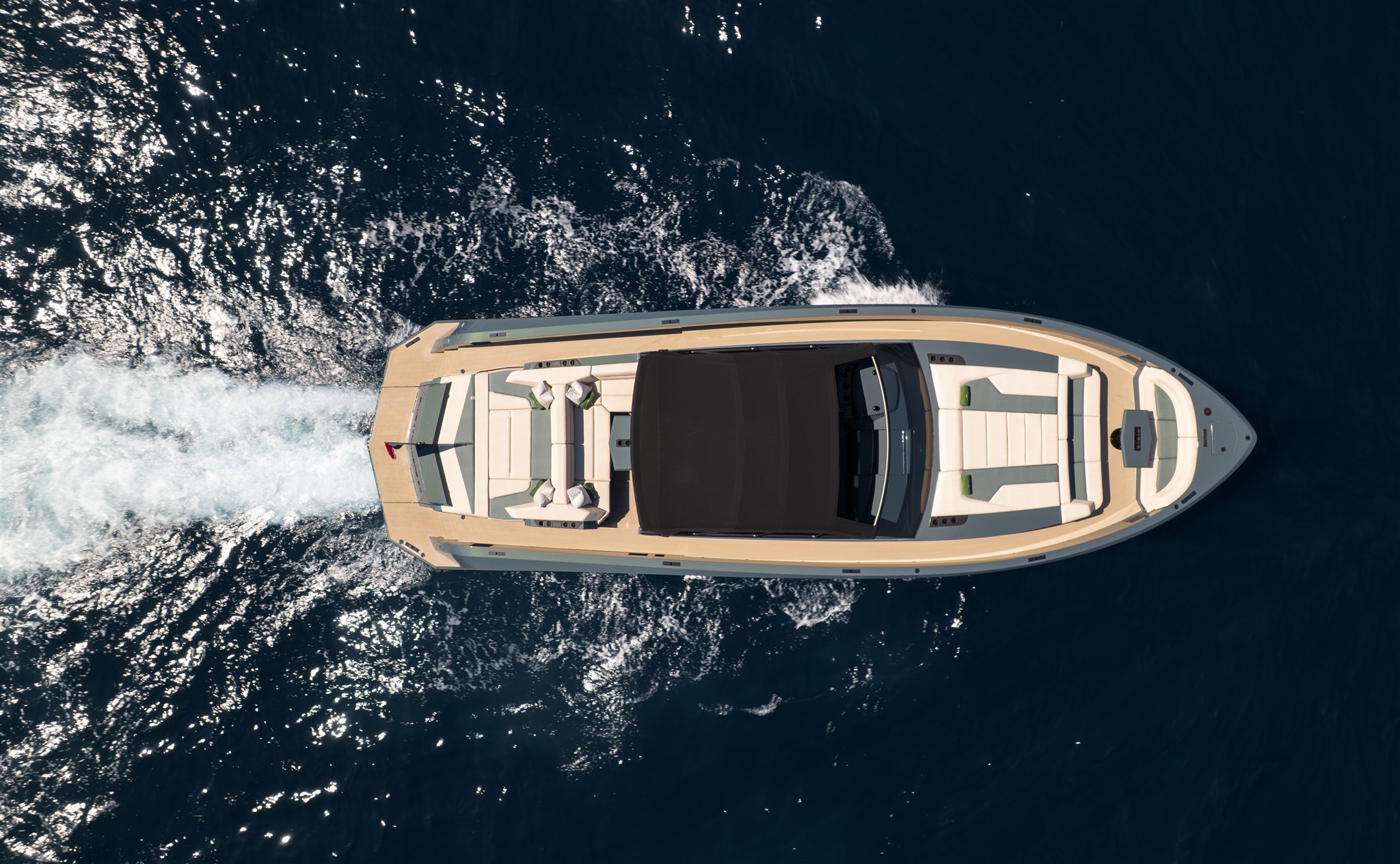 foto: 7 Vanquish Yachts VQ 54