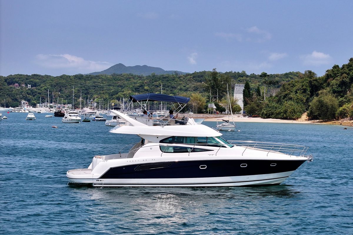 foto: 9 Prestige 42 Fly