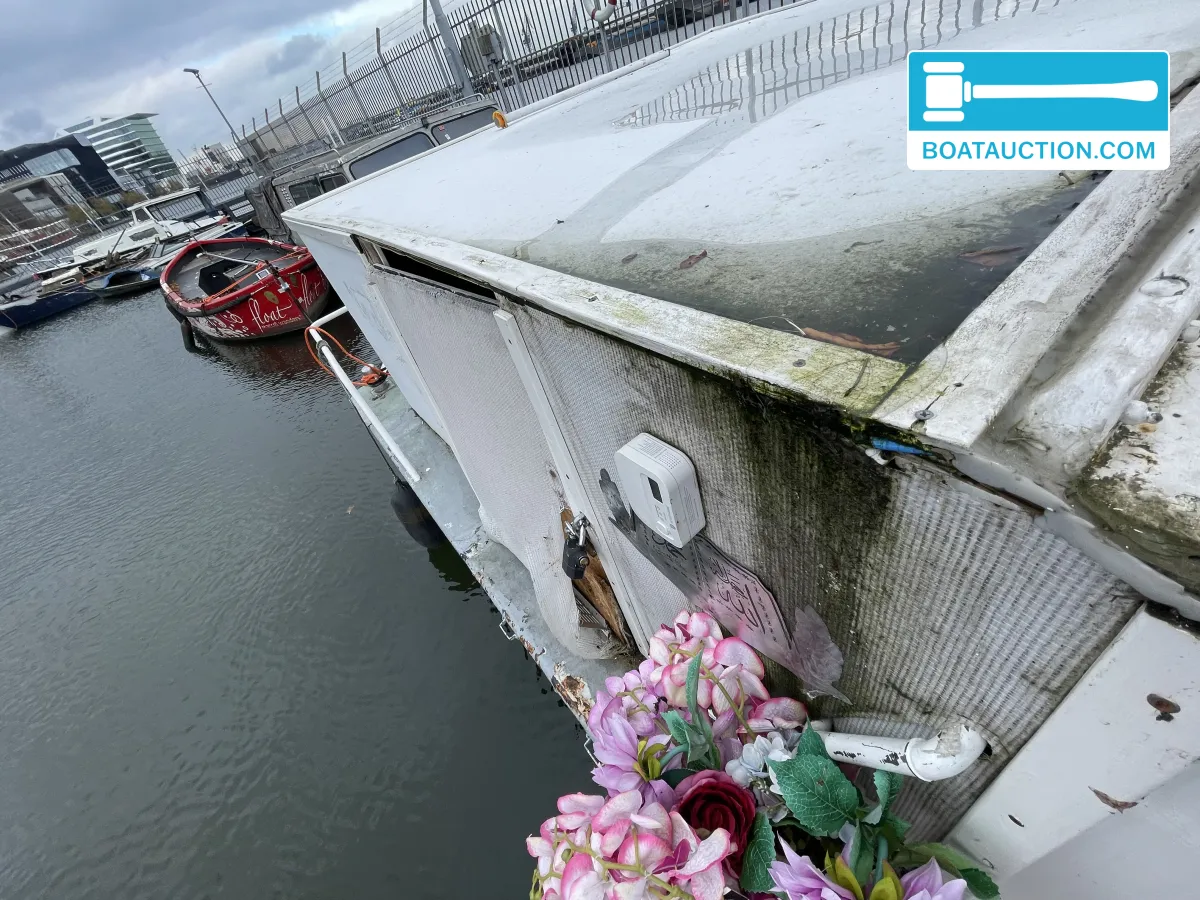 foto: 4 Motorboat 900