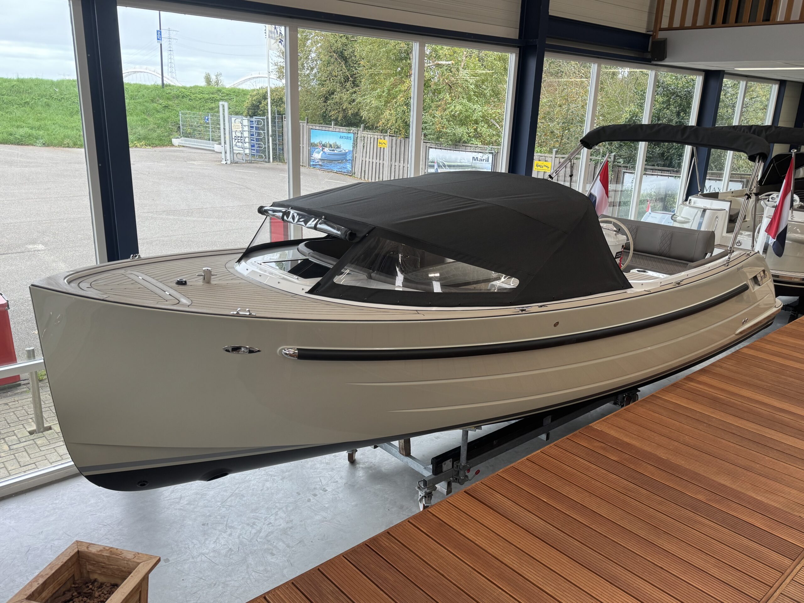 foto: 5 Antaris Seventy5 (op voorraad)