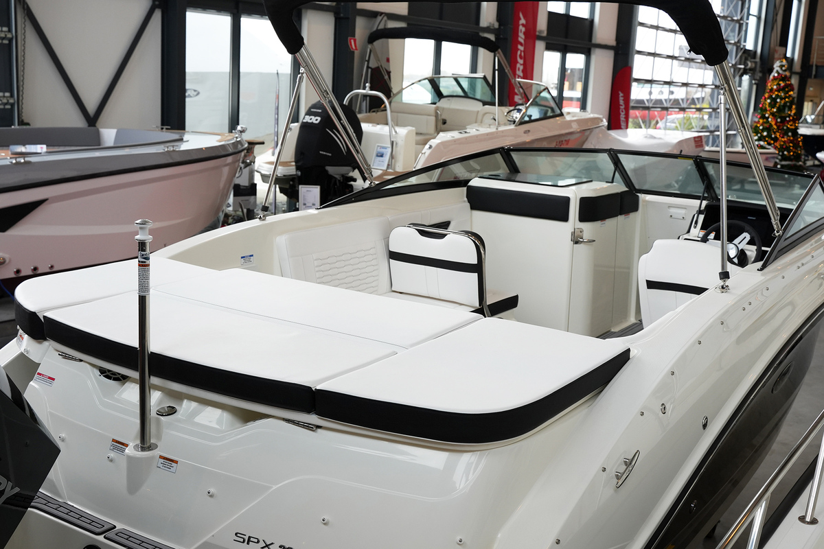 foto: 24 Sea Ray SPX 230 Outboard