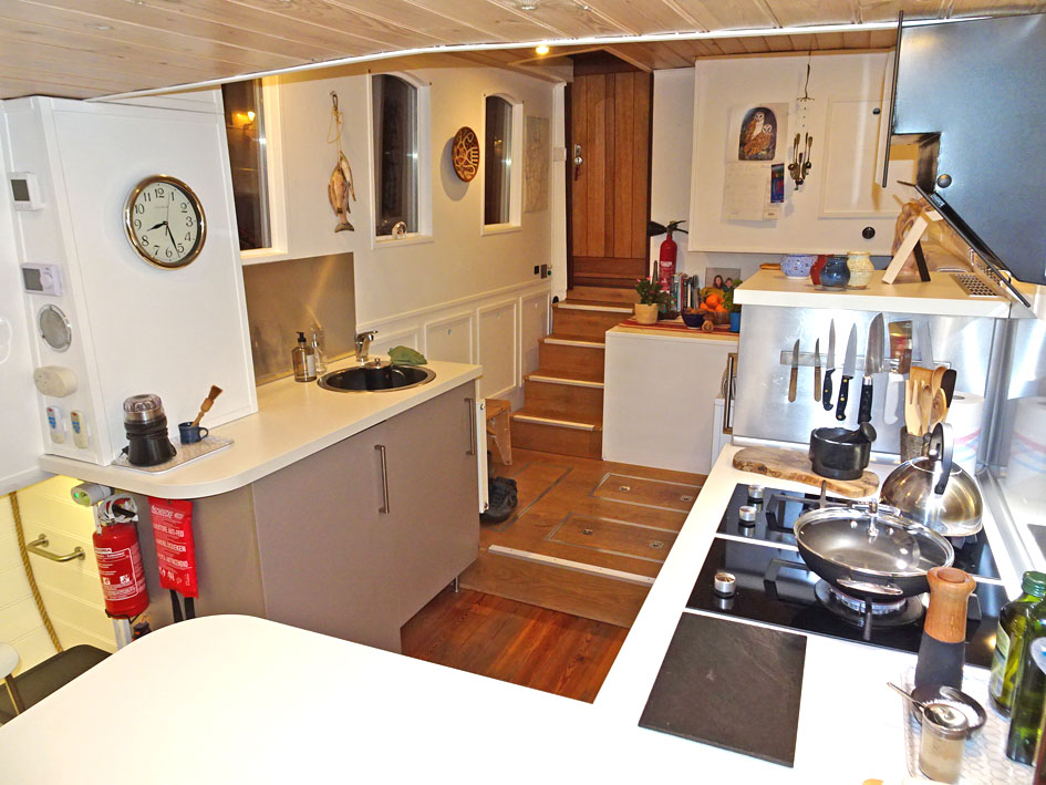 foto: 8 Varend Woonschip Skutsje 17.12