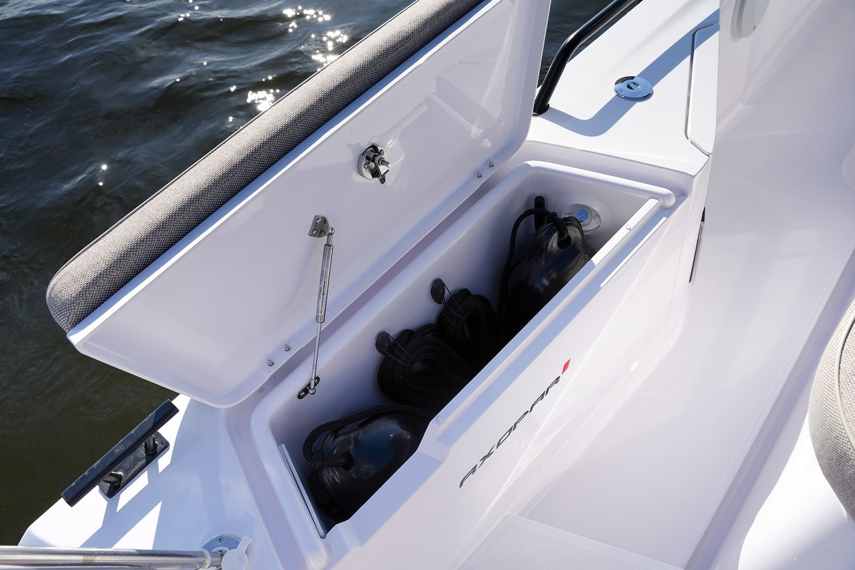 foto: 25 Axopar  37 XC Cross Cabin Mediterrana Edition