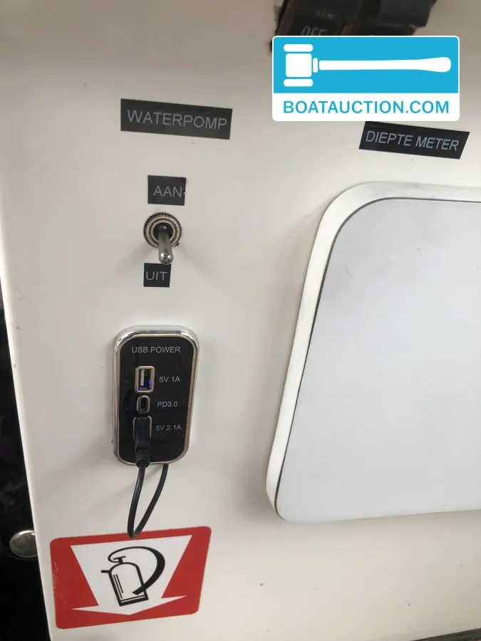 foto: 14 Chaparral 2370 SL