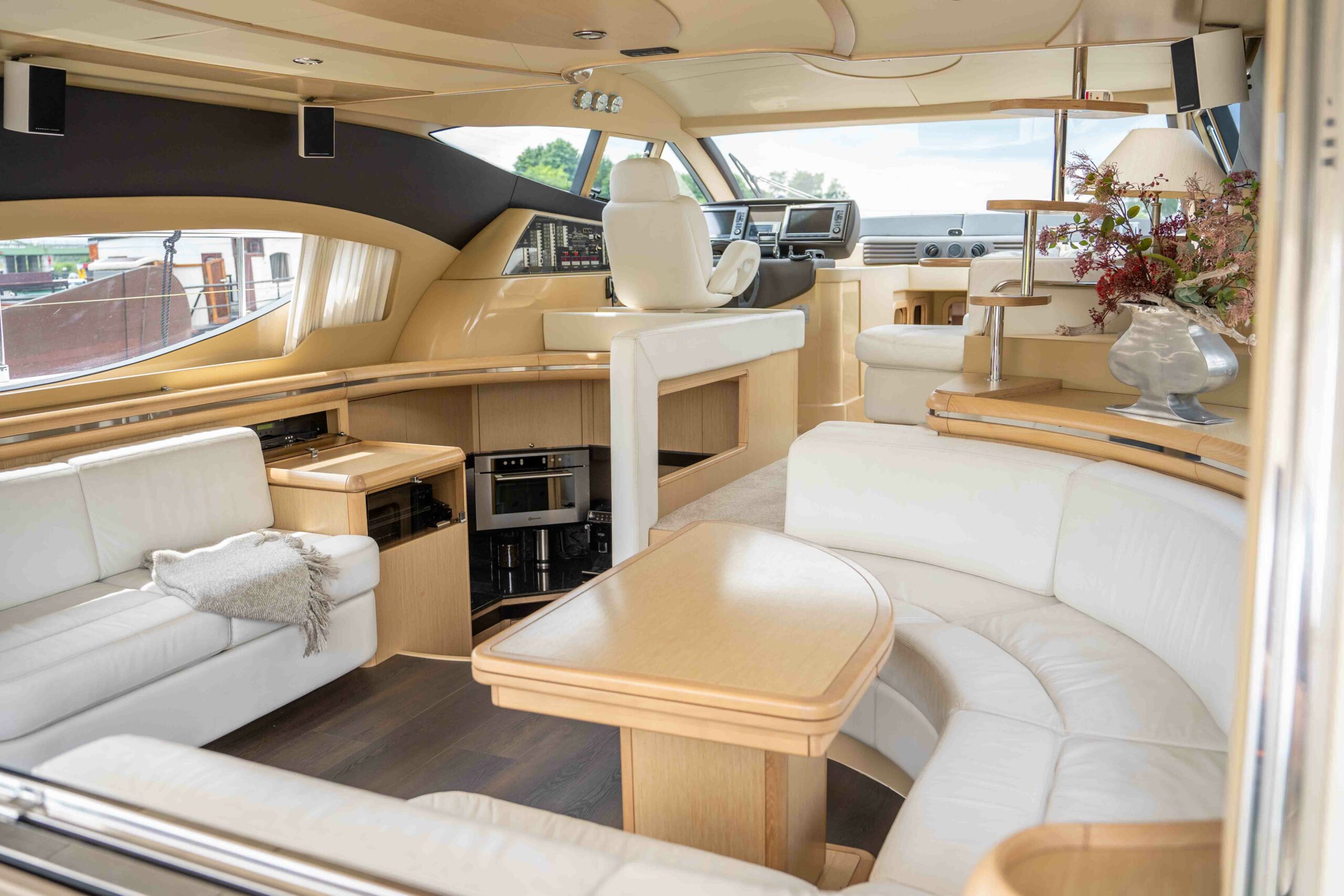 foto: 13 Ferretti Yachts 550