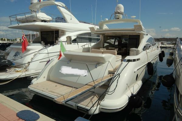 hoofdfoto: 1 Azimut 68 S