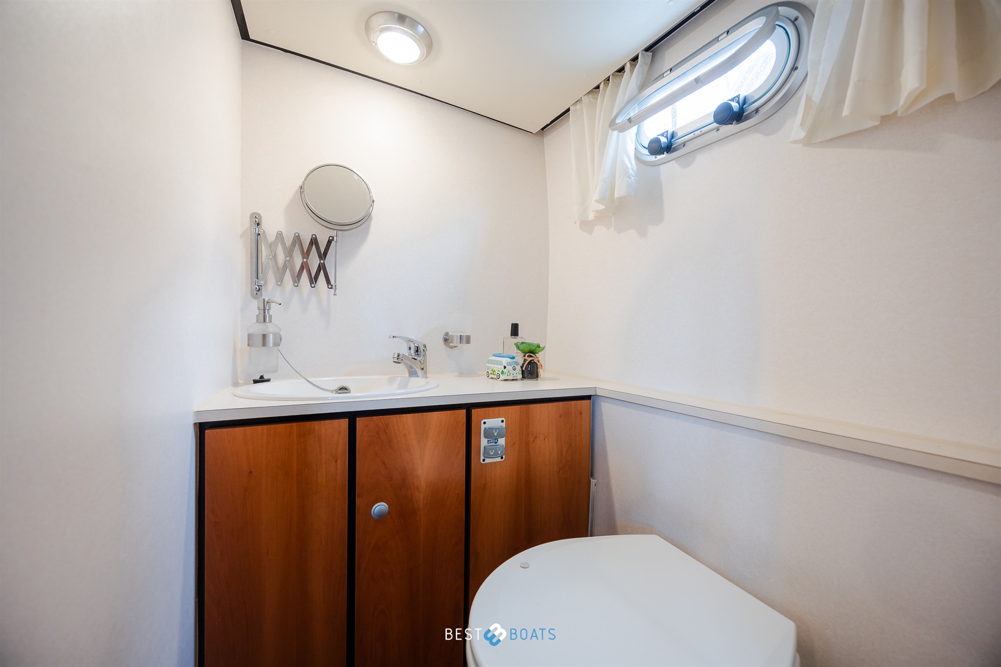 foto: 16 Linssen Grand Sturdy 34.9 AC