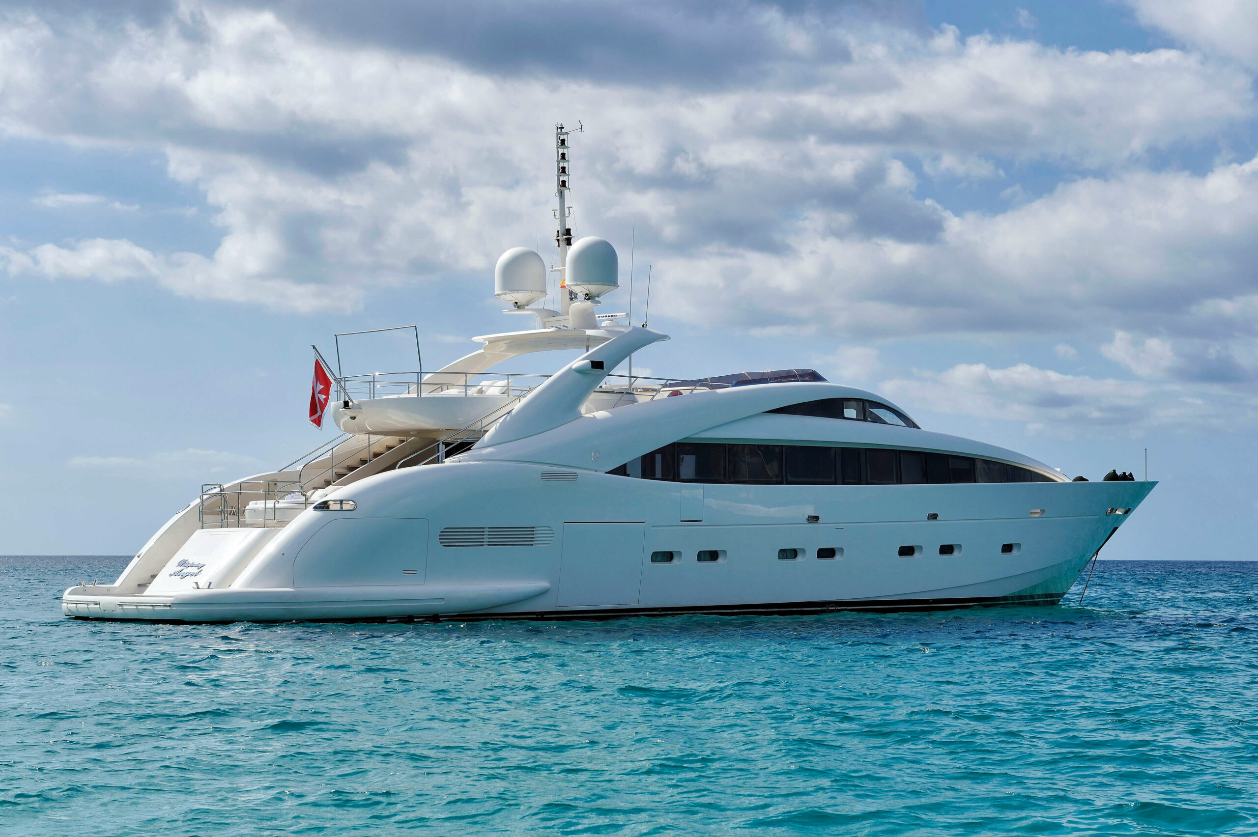 foto: 28 ISA 120 M/Y Whispering Angel