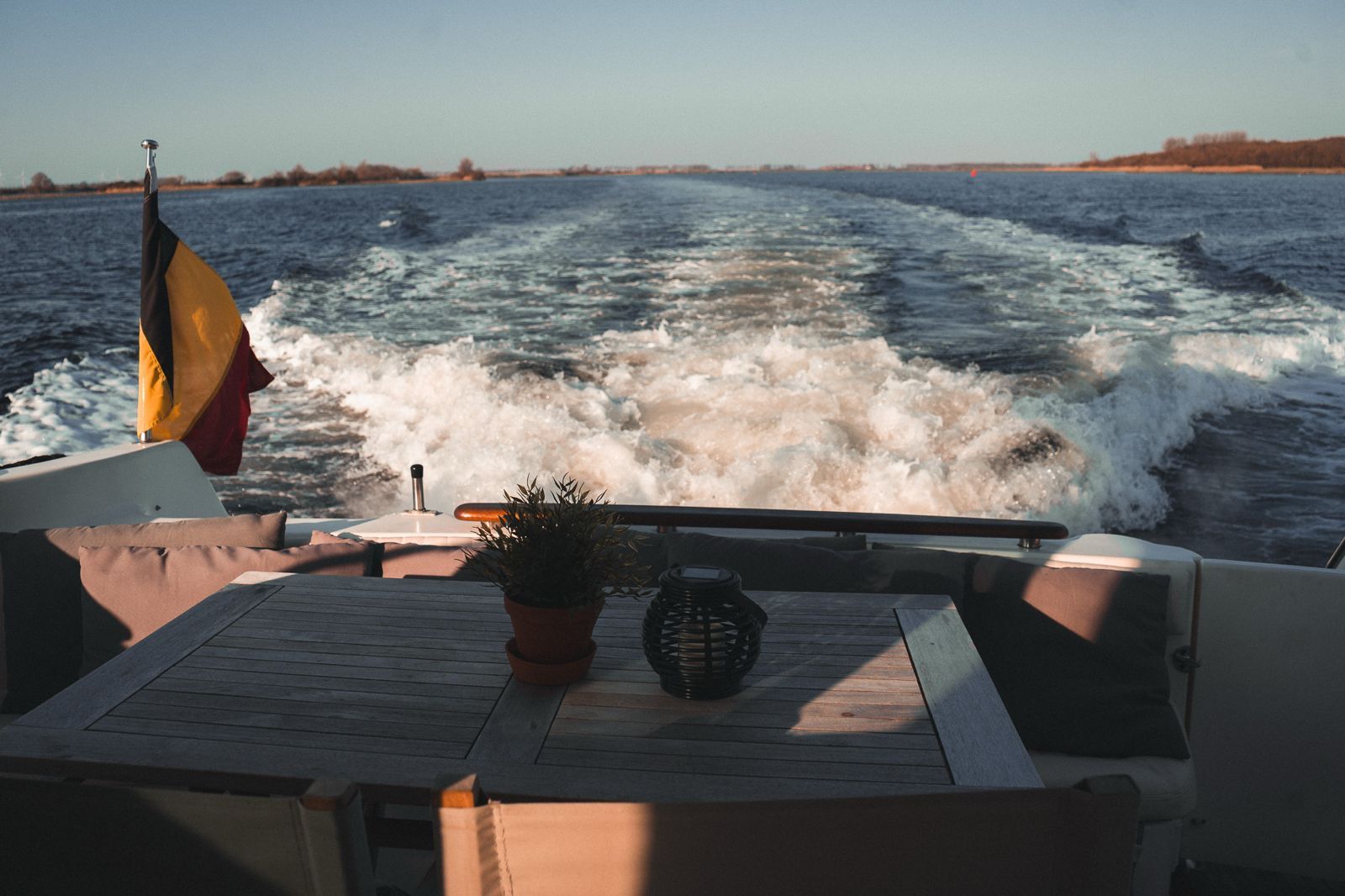 foto: 6 Jeanneau Prestige 36 Fly