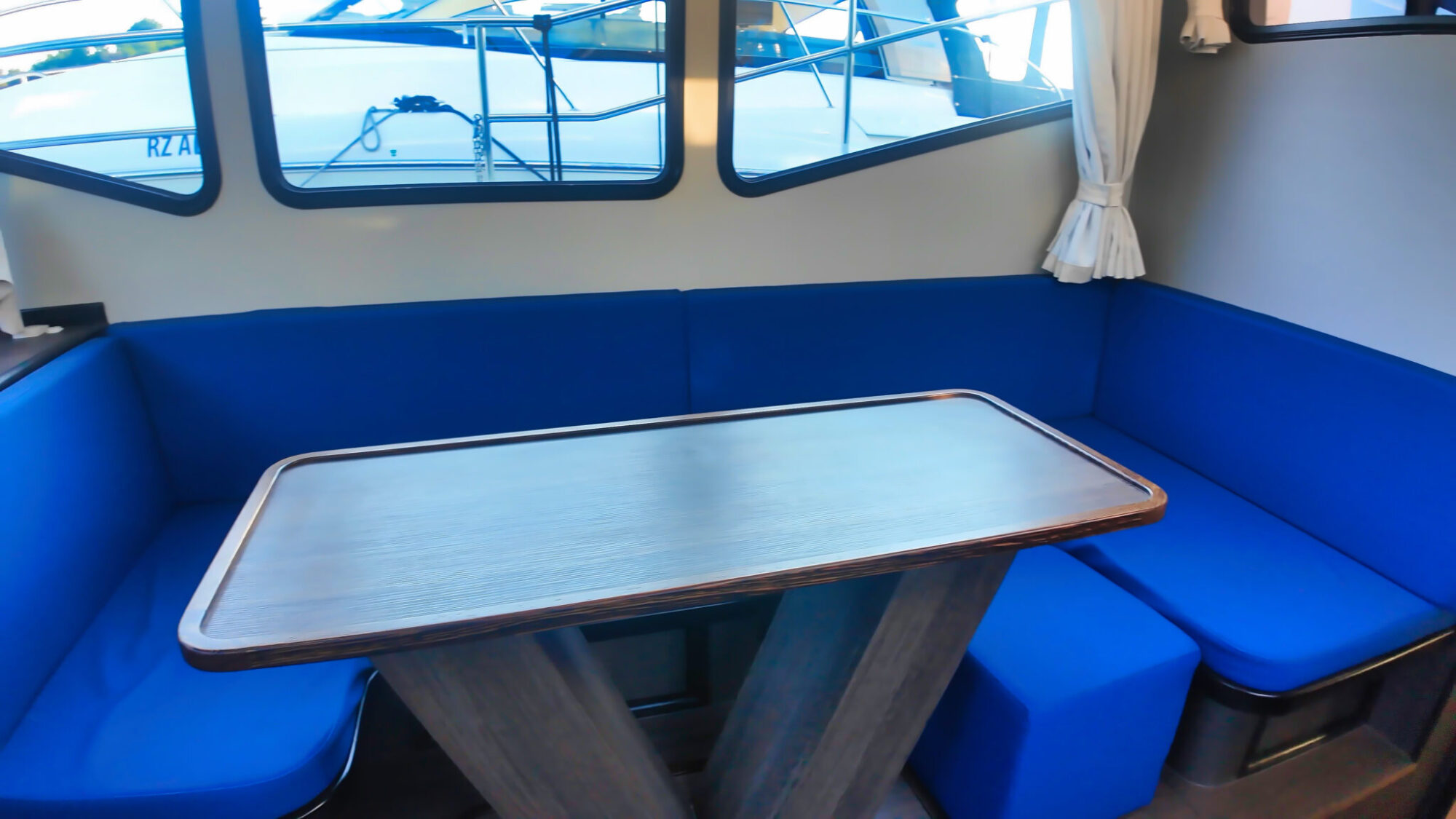 foto: 13 Vacance Vacance 12.00 AK Cabrio