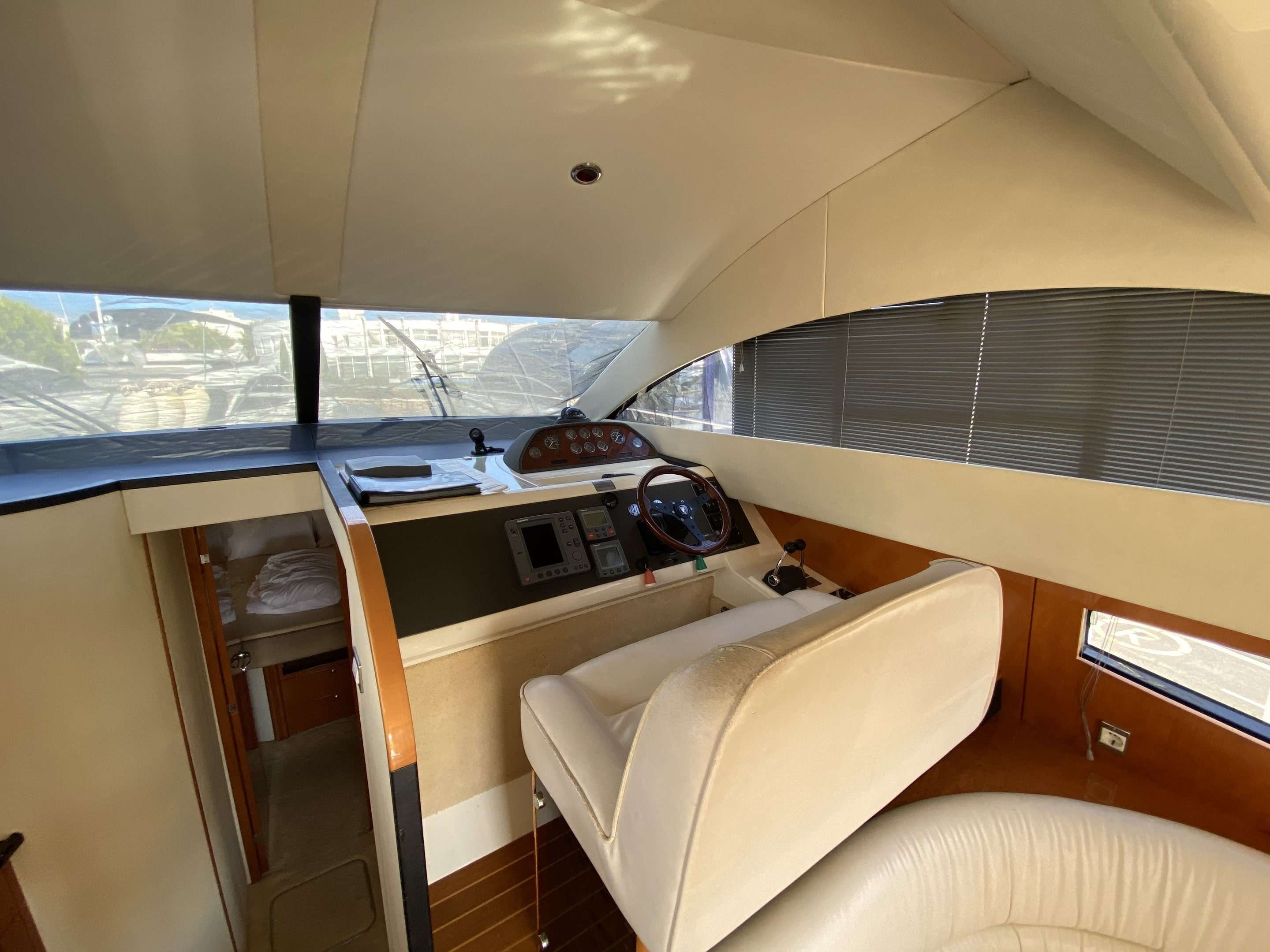 foto: 9 Fairline 40 fly