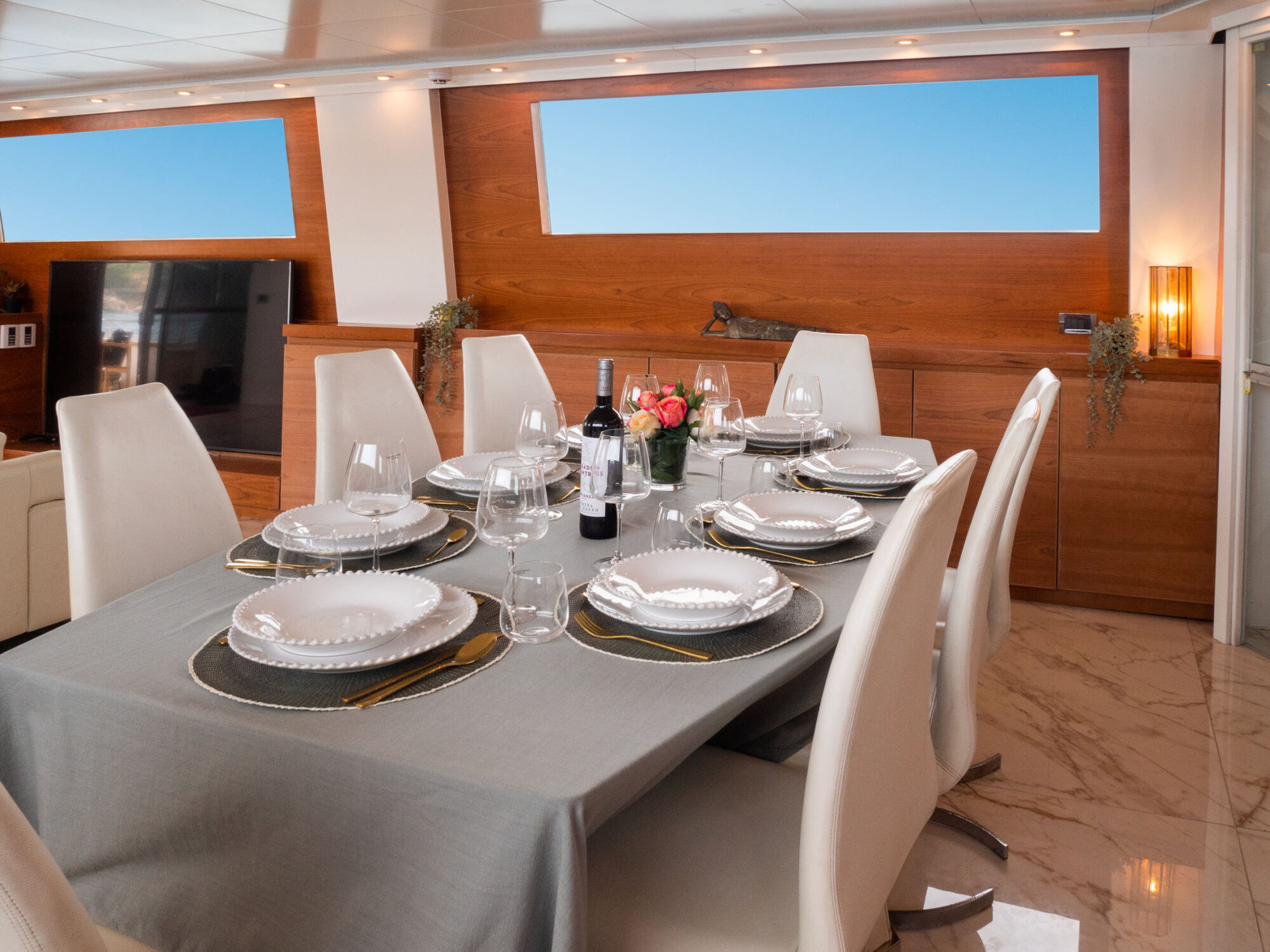 foto: 6 Falcon Falcon 100