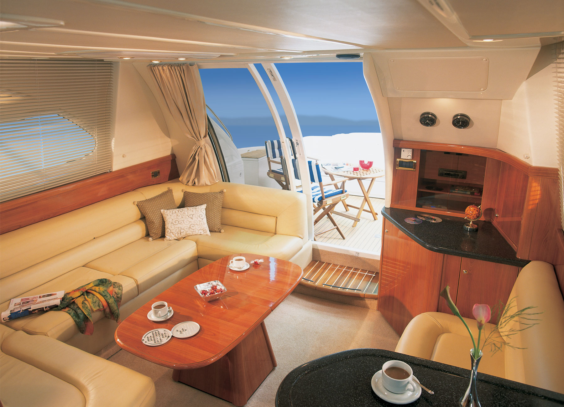 foto: 10 Sealine F42/5 3 cabines