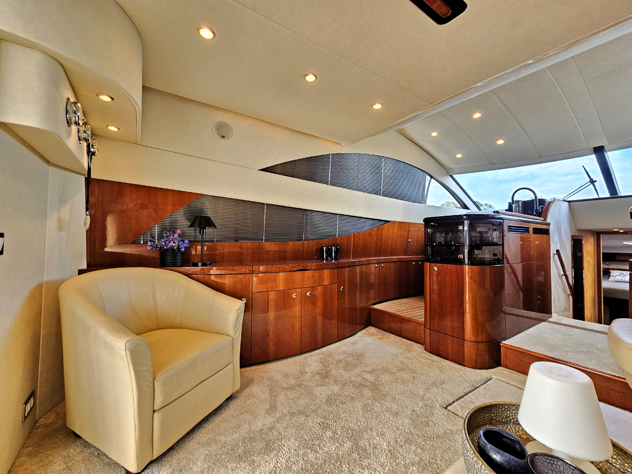 foto: 12 Fairline Phantom 50