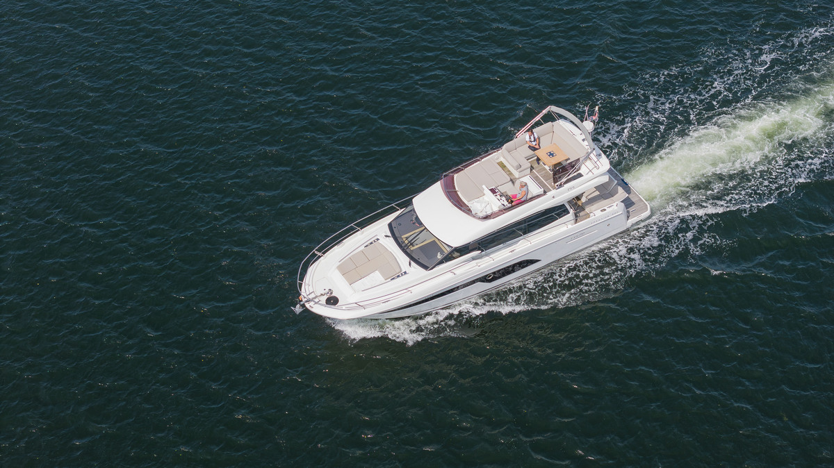 foto: 7 Jeanneau  Prestige 520 Fly