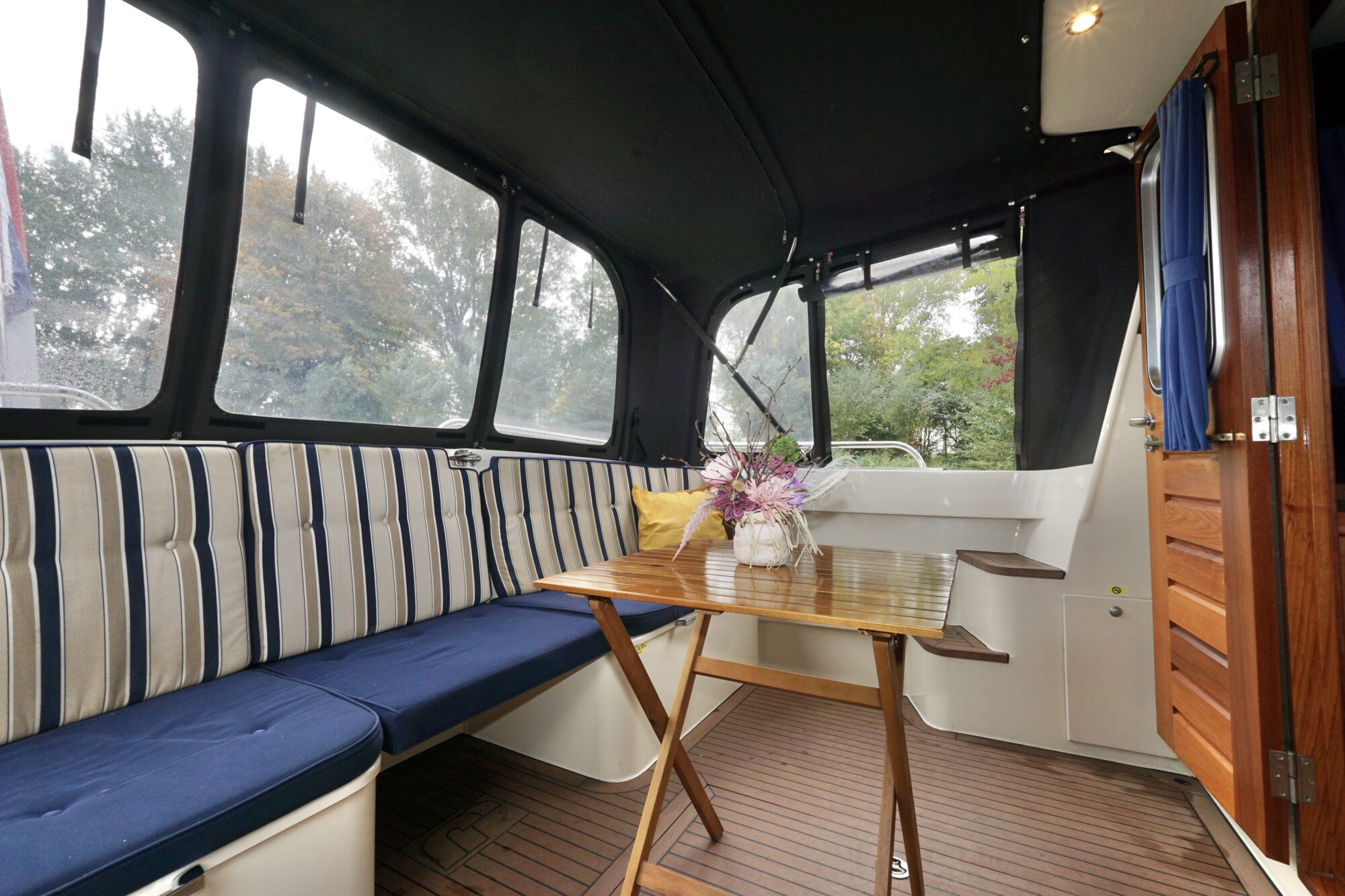 foto: 12 Jetten Jetten Bully 9.60 OK Spiegeldeur
