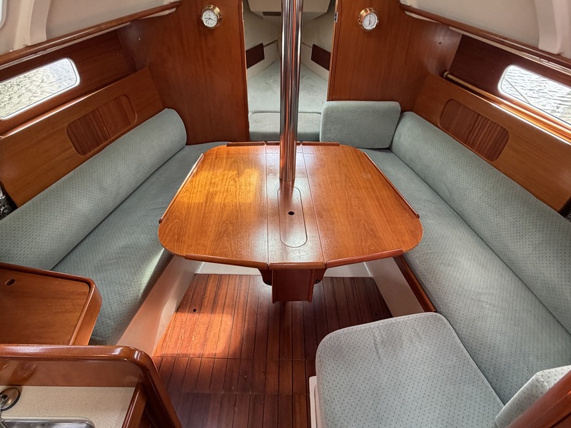 foto: 8 Beneteau Oceanis 321