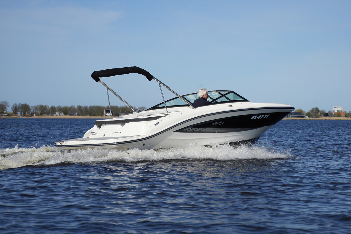 foto: 5 Sea Ray 19 SPX