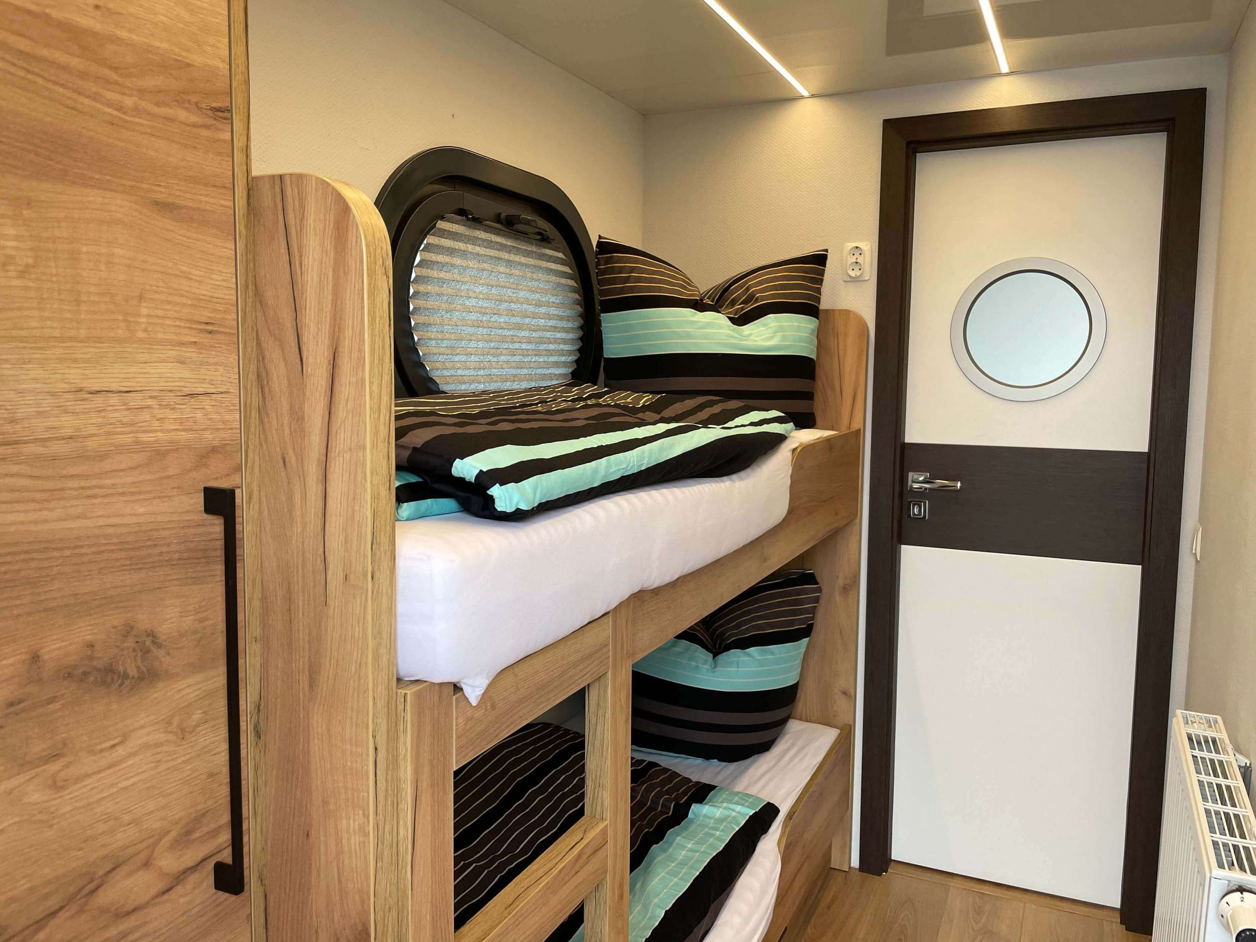 foto: 13 Campi 400 Houseboat