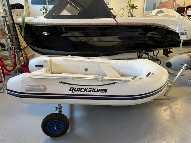 hoofdfoto: 1 Quicksilver 250 Air Deck