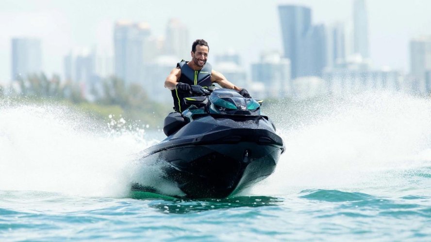 foto: 6 Sea-Doo RXP-X 300 APEX (35uur)
