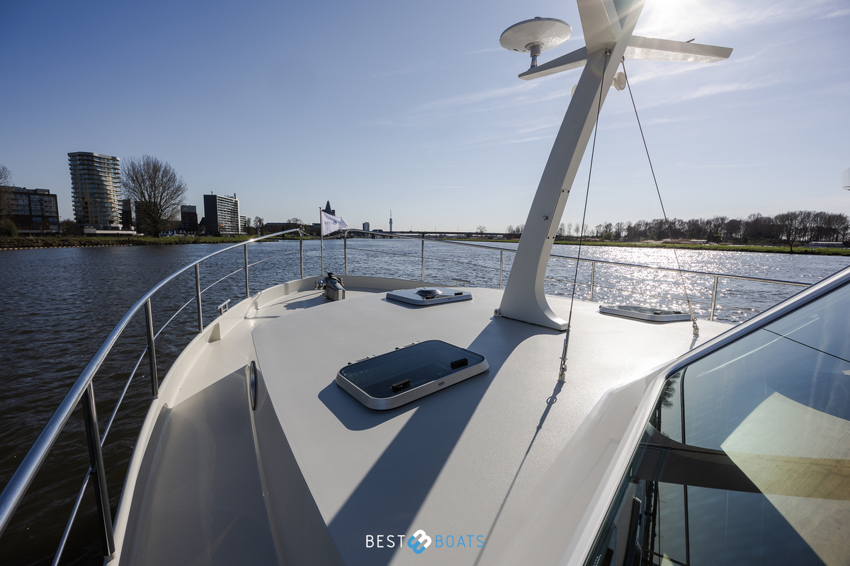 foto: 9 Linssen  Grand Sturdy 40.0 AC