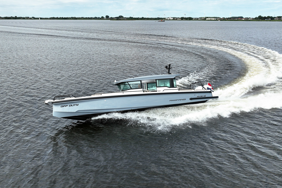 foto: 26 Axopar  37 XC Cross Cabin Mediterrana Edition