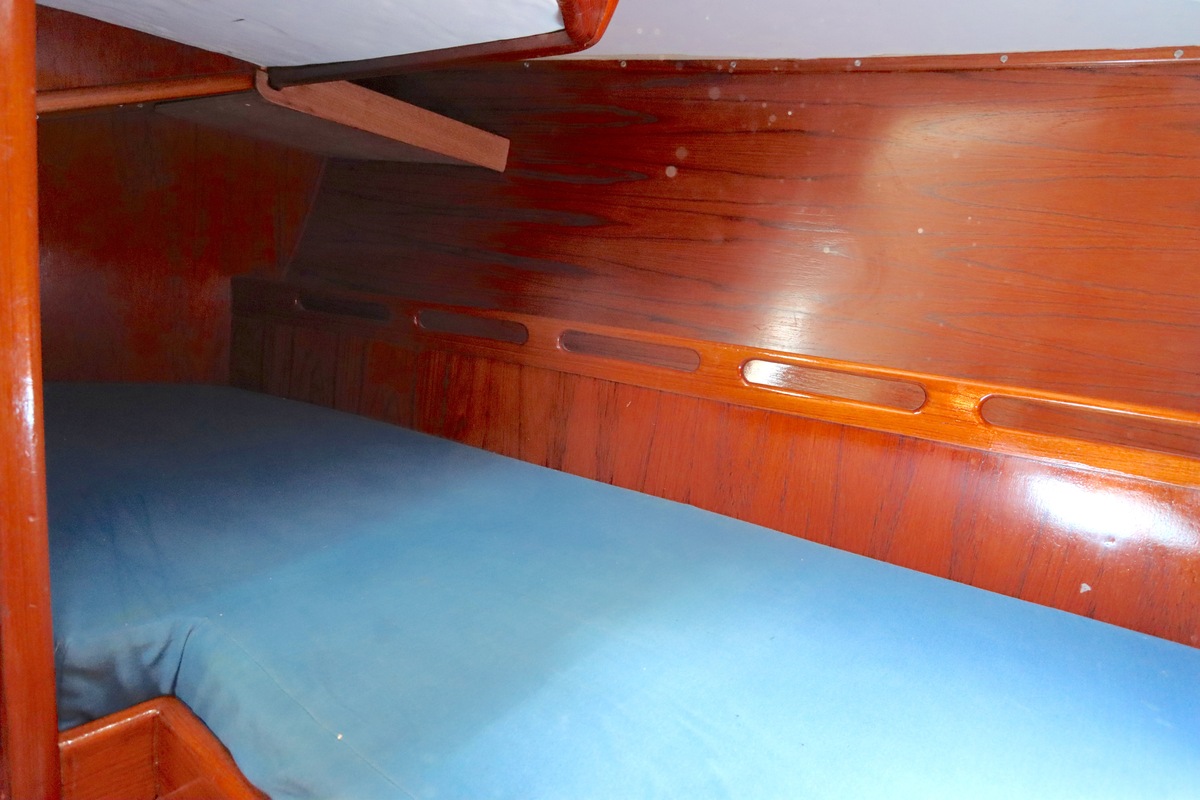 foto: 10 Holman & Pye Red Admiral 36