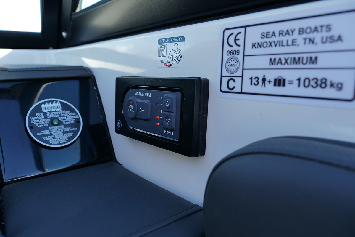 foto: 9 Sea Ray SPX 230