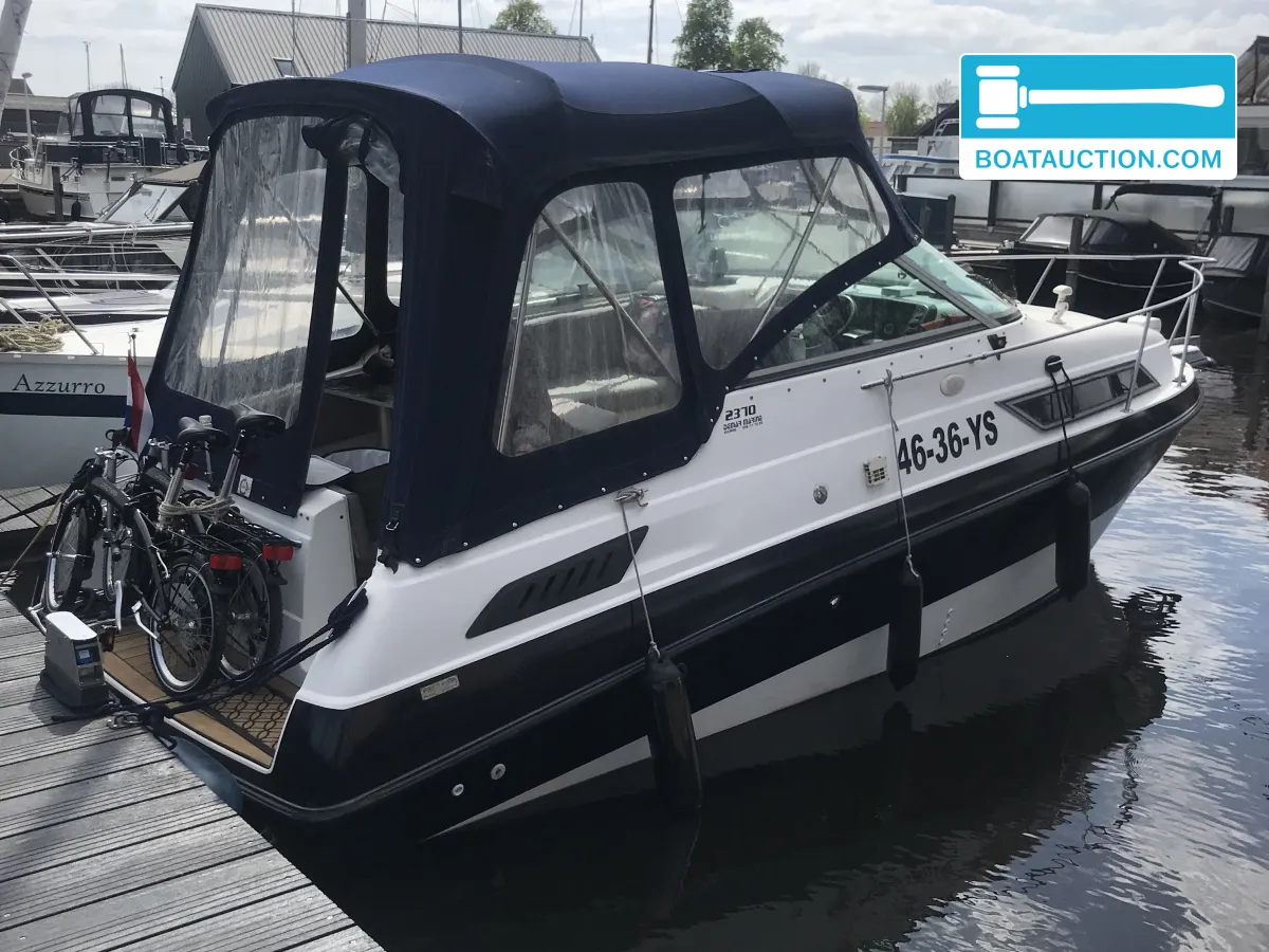 foto: 15 Chaparral 2370 SL
