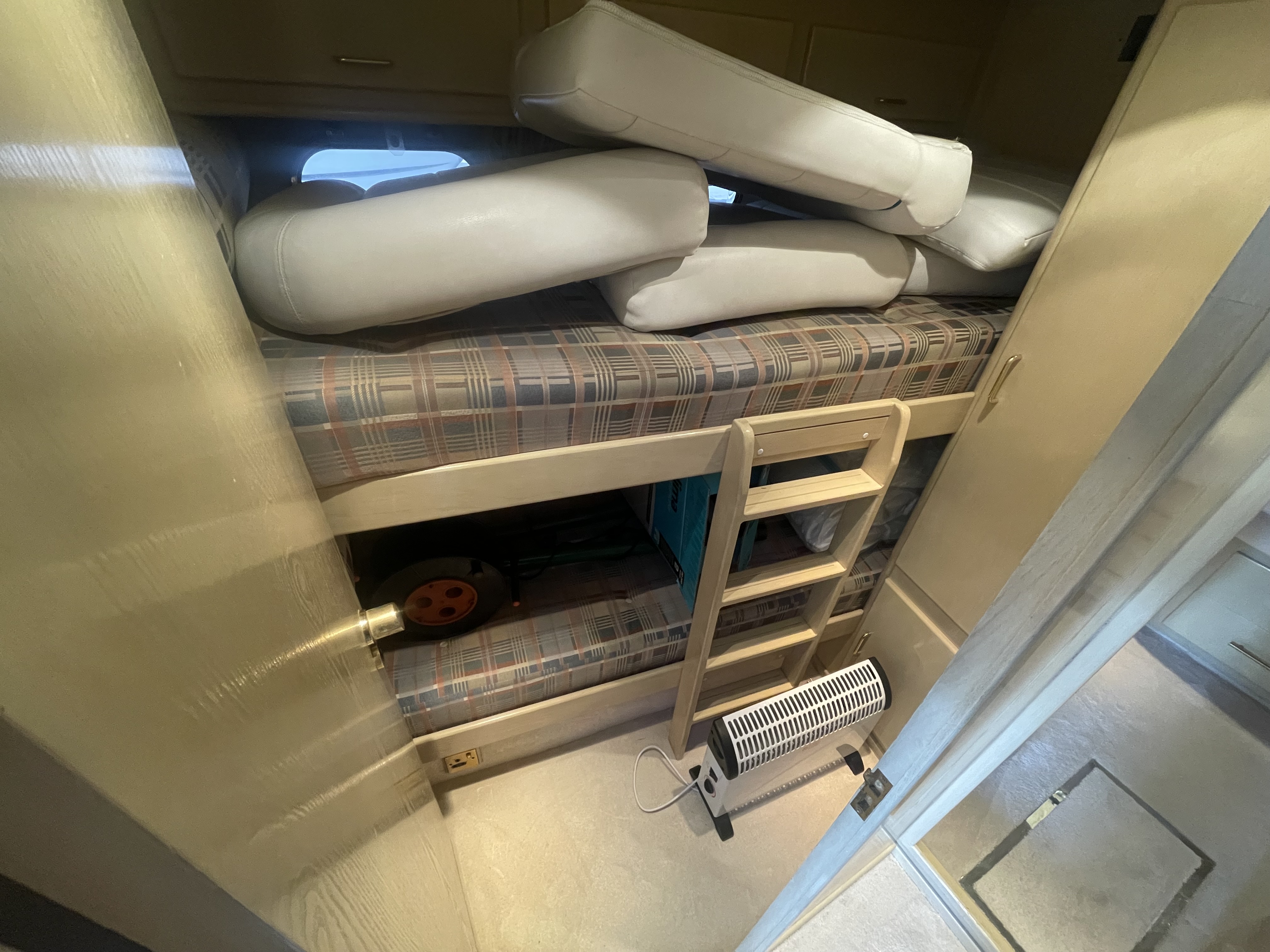 foto: 5 Fairline  50