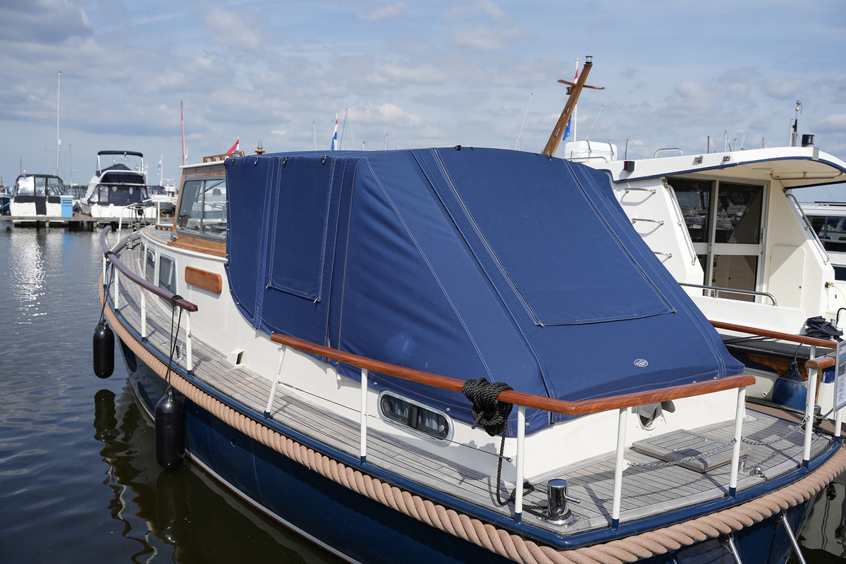 foto: 11 Dolman 970 AK