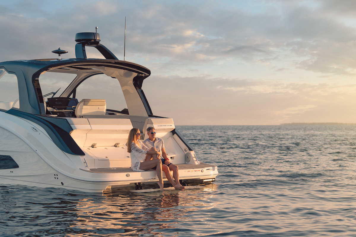 foto: 23 Sea Ray Sundancer 370
