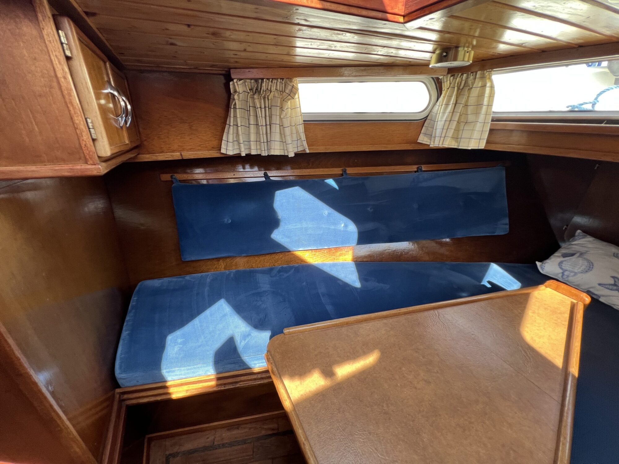 foto: 13 Beachcraft Beachcraft 11.30 AK Cabrio