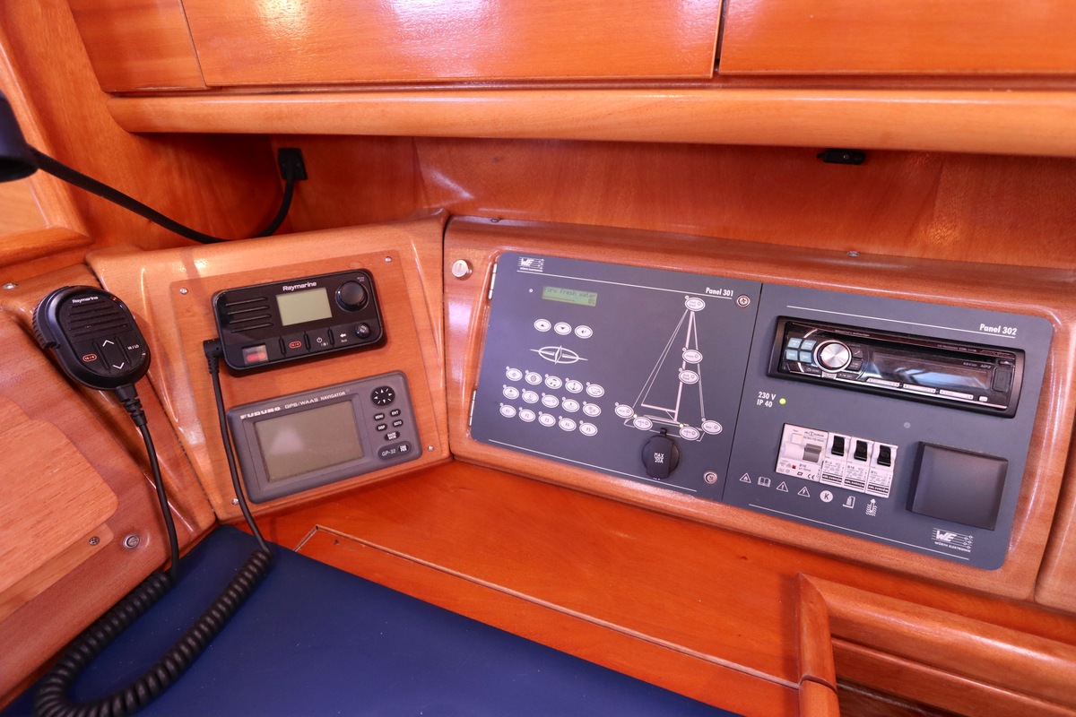 foto: 14 Bavaria  37-3 Cruiser