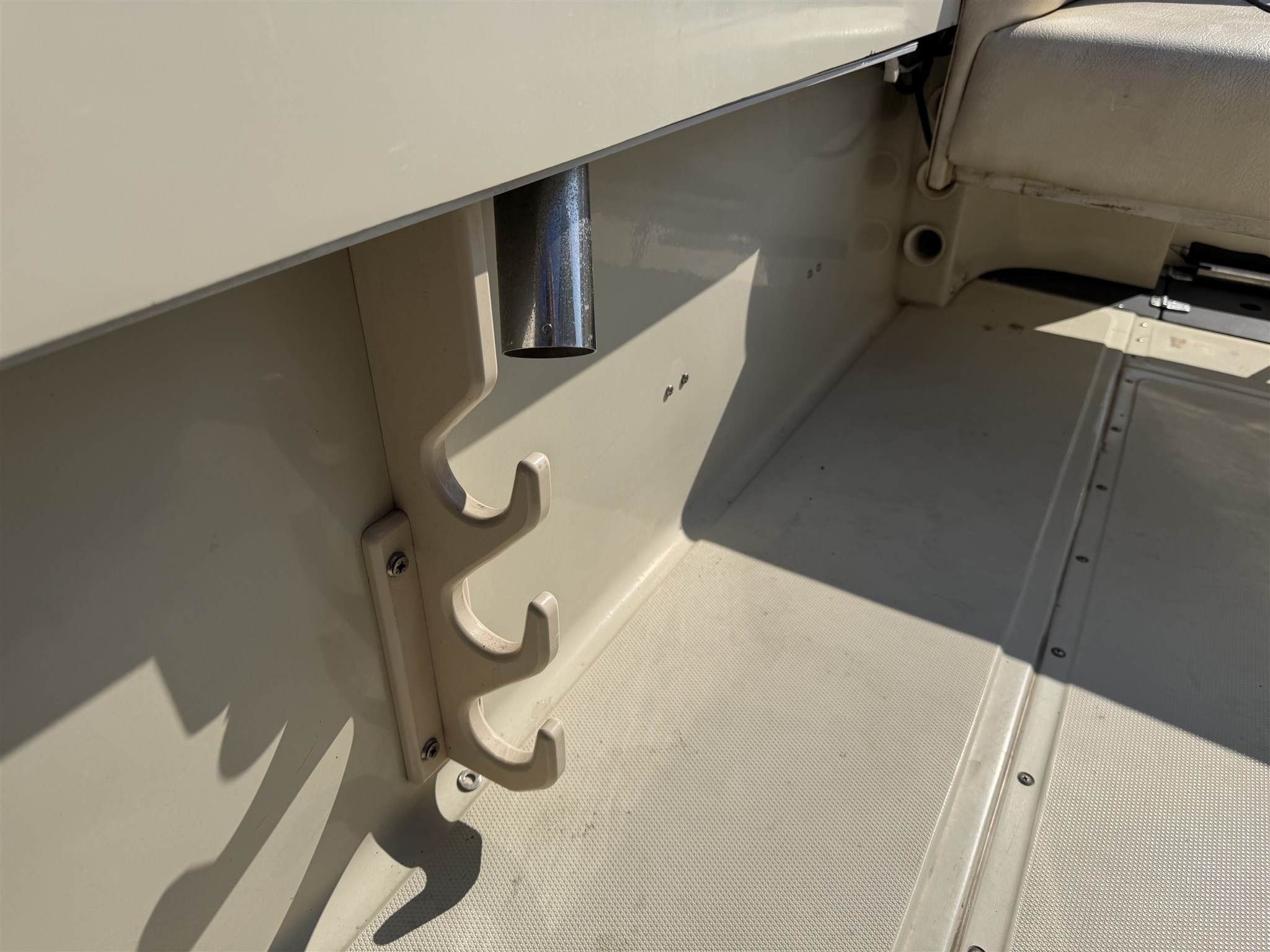 foto: 7 Boston Whaler OUTRAGE 25