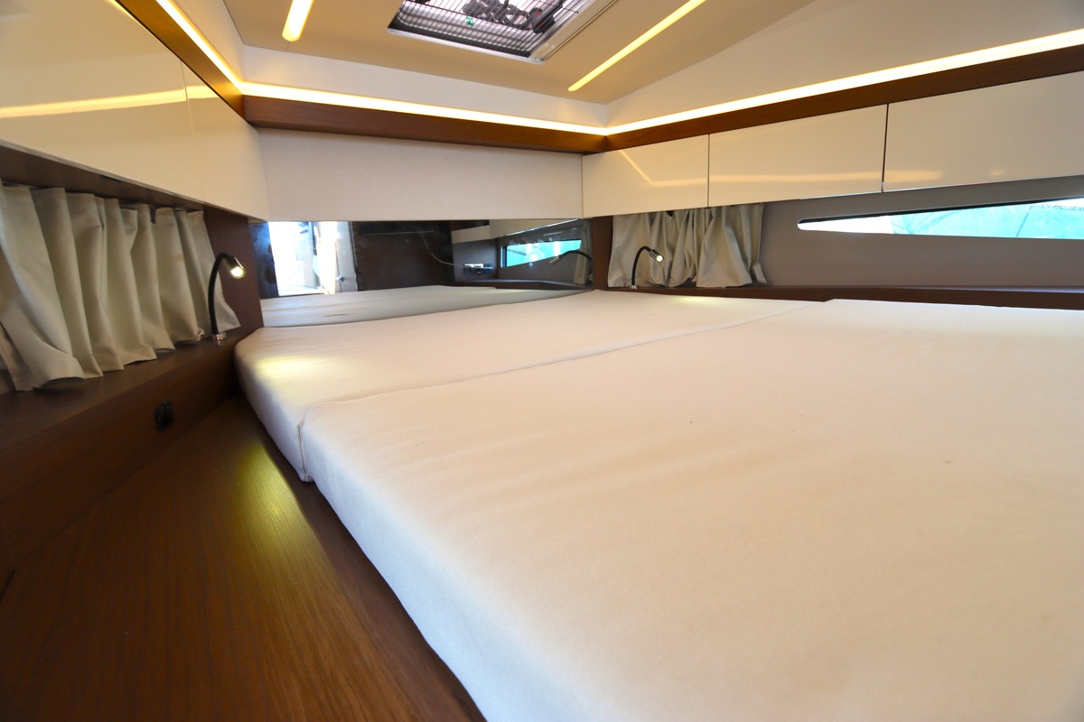 foto: 10 Jeanneau NC 33