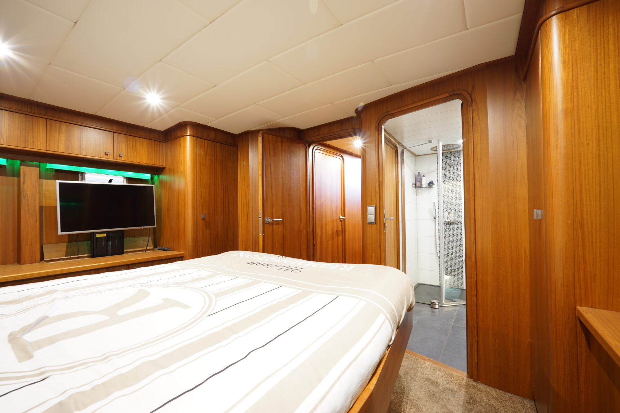 foto: 34 Custen Custen Kruiser 18.00 VS