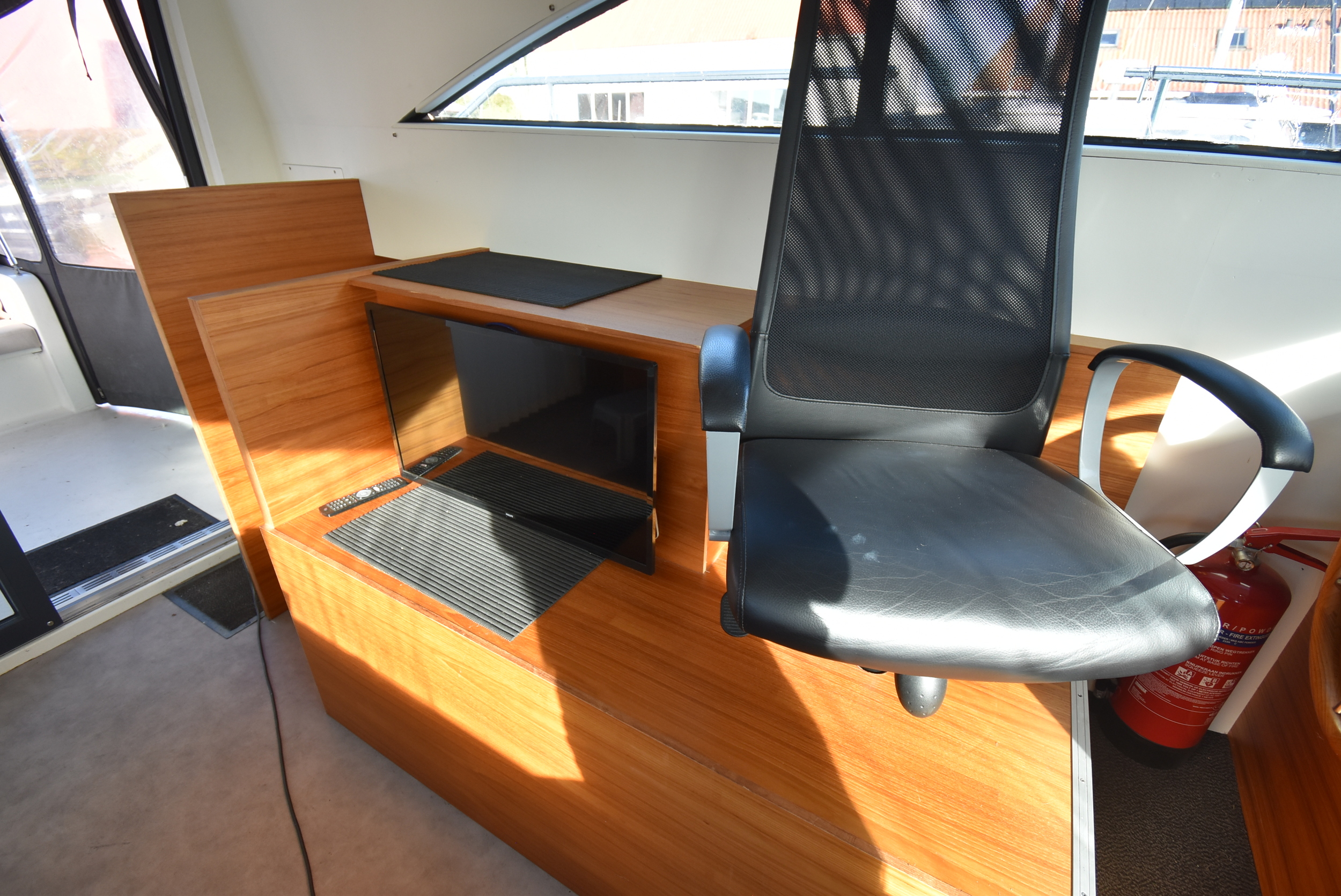 foto: 8 Motor Catamaran 12.5