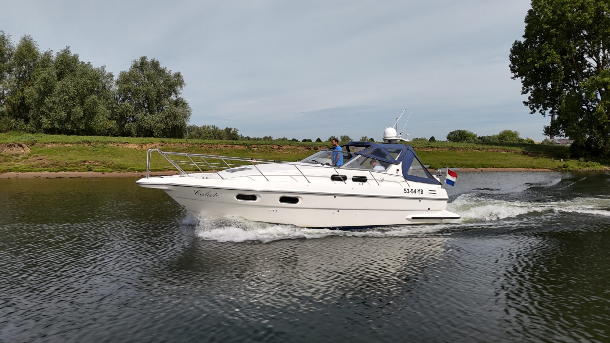 foto: 23 Sealine Sealine 328 Sport Bridge