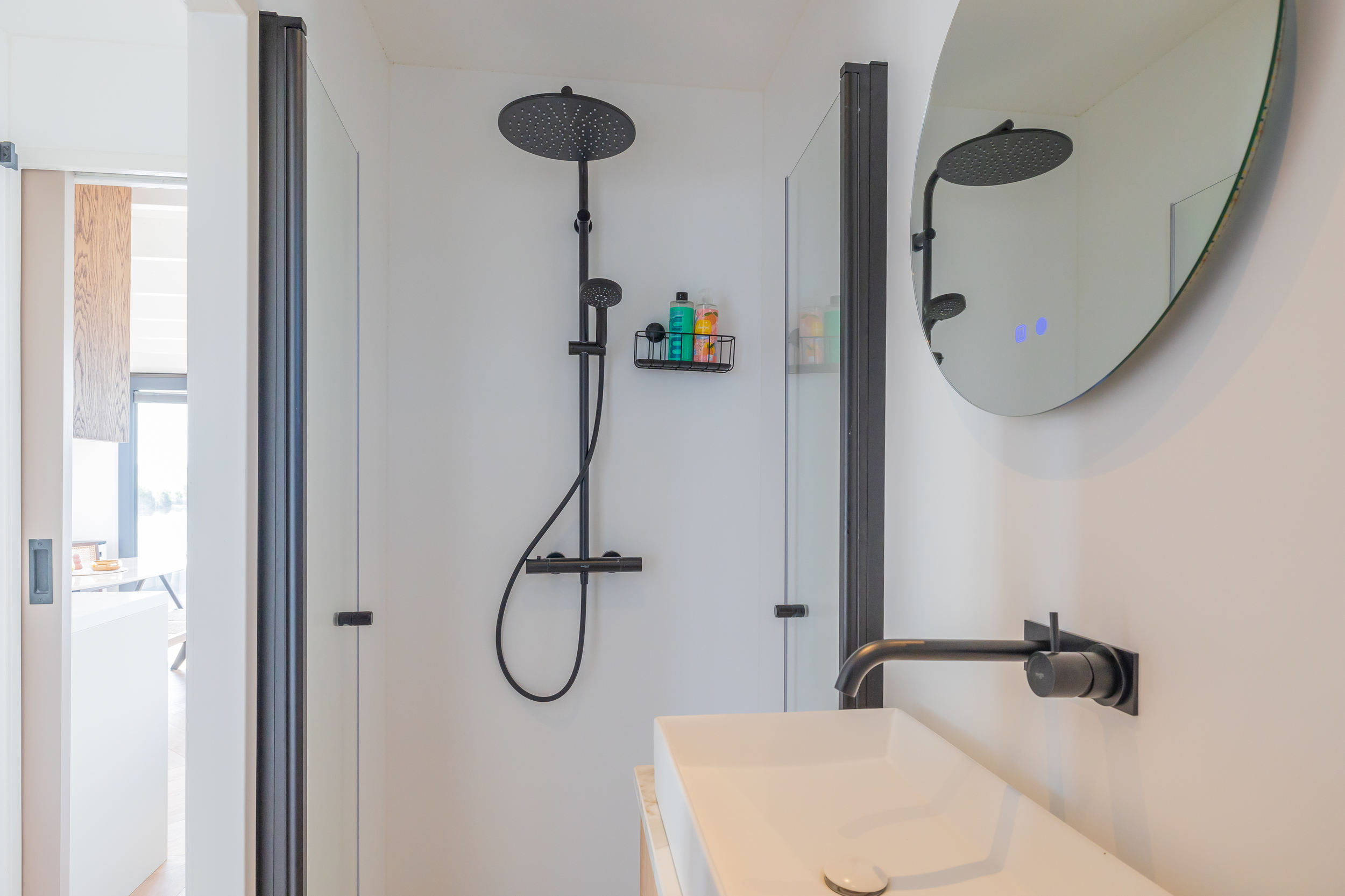 foto: 17 Surla (met Tender) Houseboat 15 Volledig Elektrisch With Charter