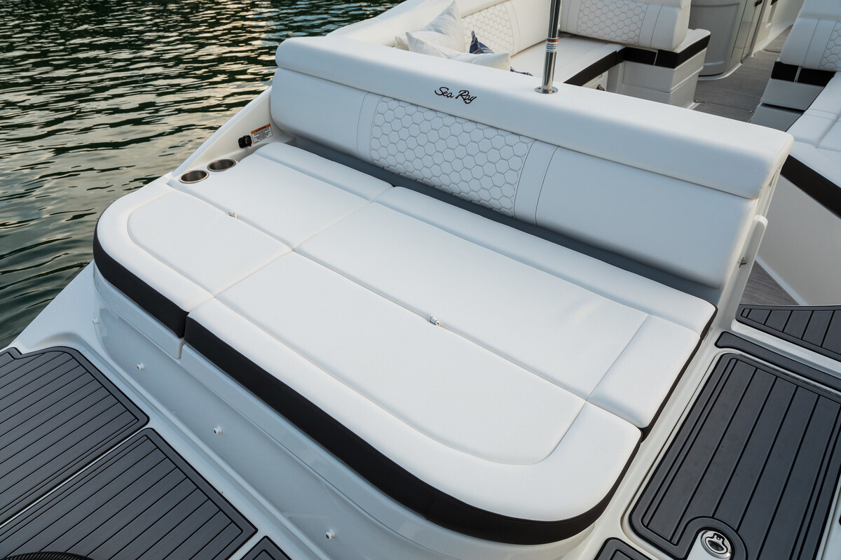 foto: 7 Sea Ray SDX 270 Outboard