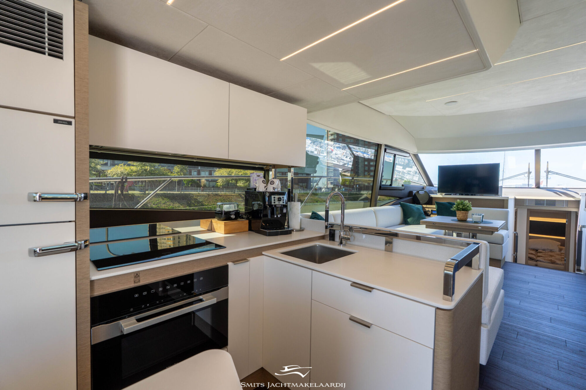 foto: 10 Prestige Prestige 590 Flybridge