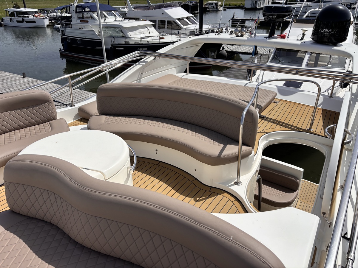 foto: 13 Azimut 46 Fly